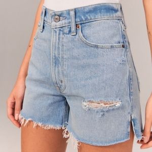 4 inch mom shorts size 31/12 Abercrombie And Fitch